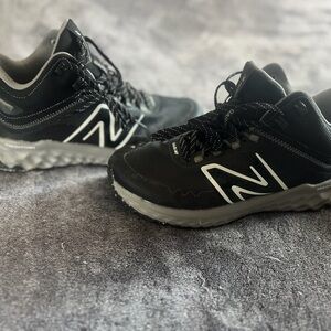 New Balance Black and Gray Men's trail running